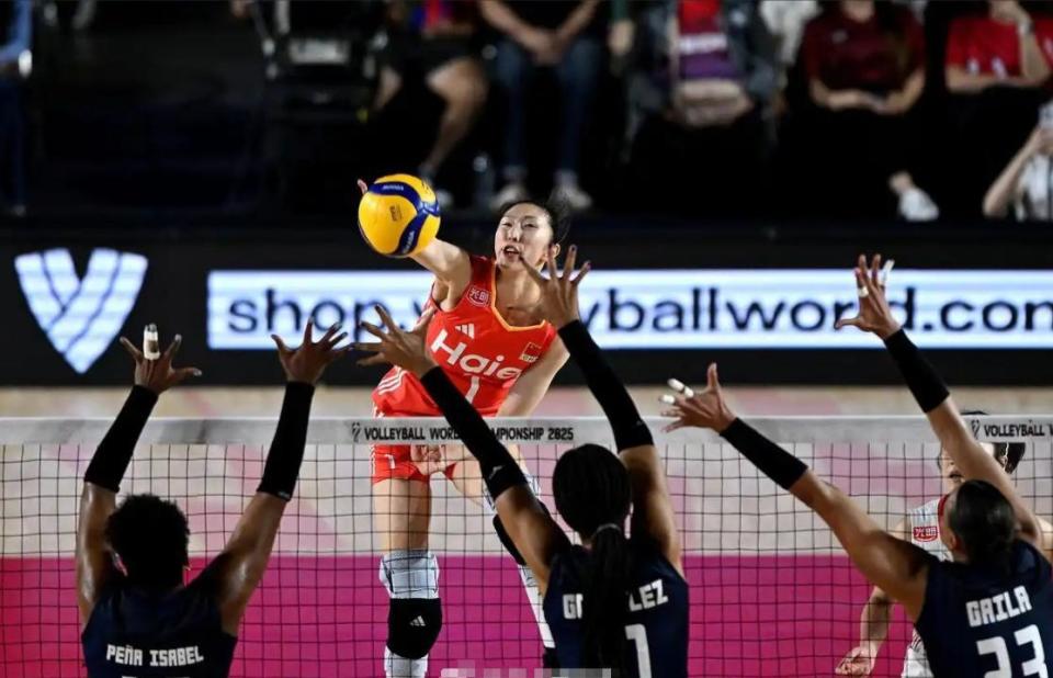 充满悬念, 接下来的比, 多米尼加队