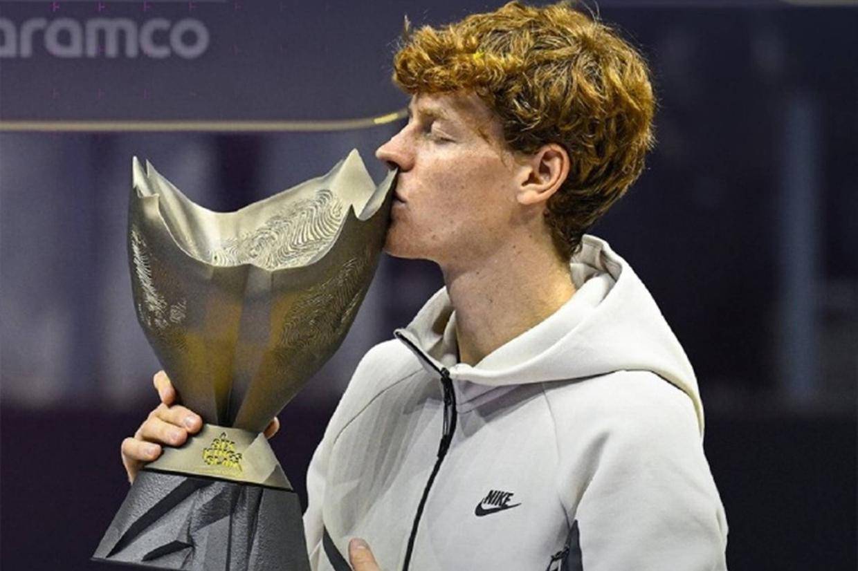 万美元的参, 赛退赛的扬, 万美元的冠 万美元的参, 赛退赛的扬, 万美元的冠