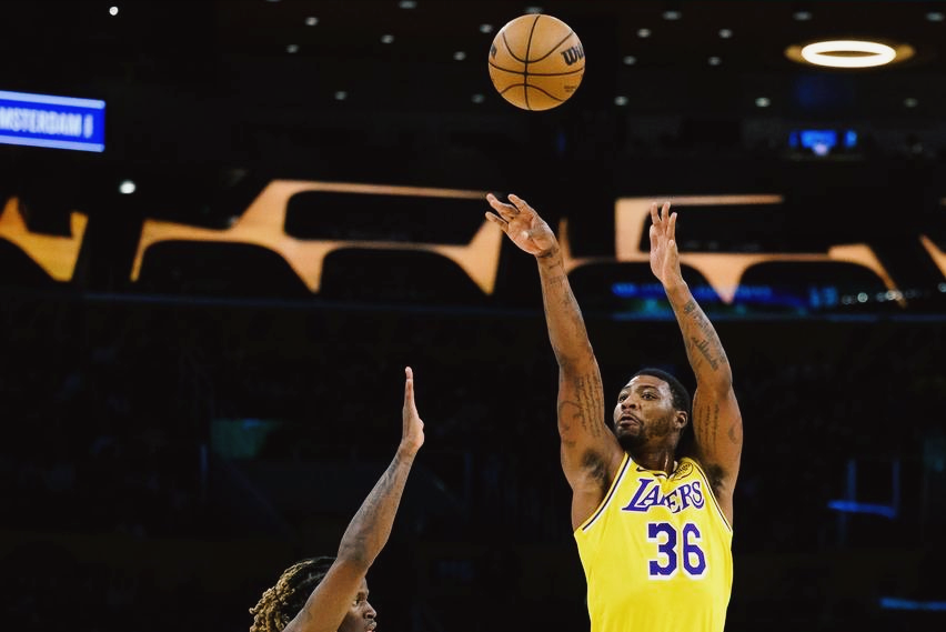 更关键的是, 持球三分命 更关键的是, 持球三分命